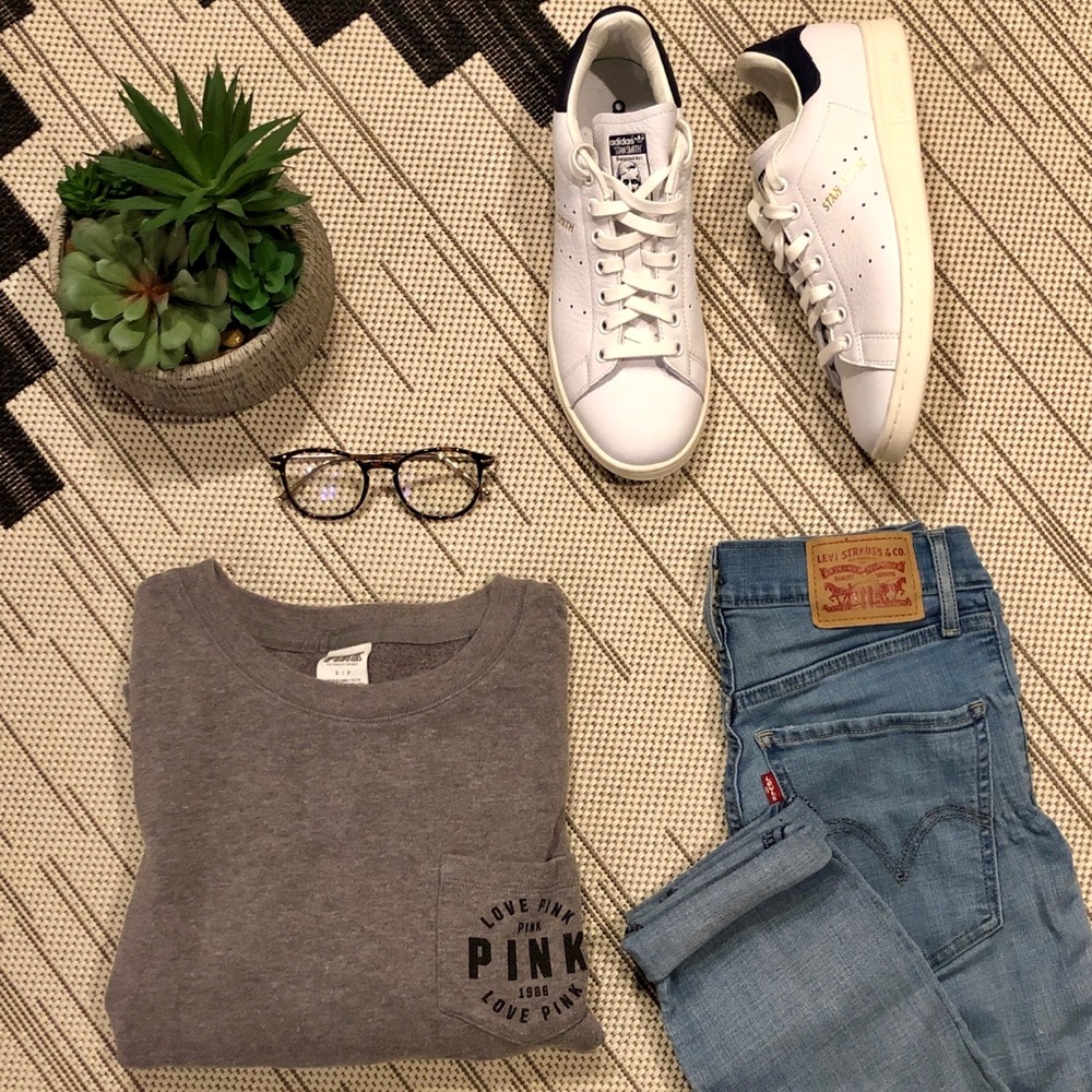 NWOT | PINK VS | CREW SWEATER. - Picture 1 of 2